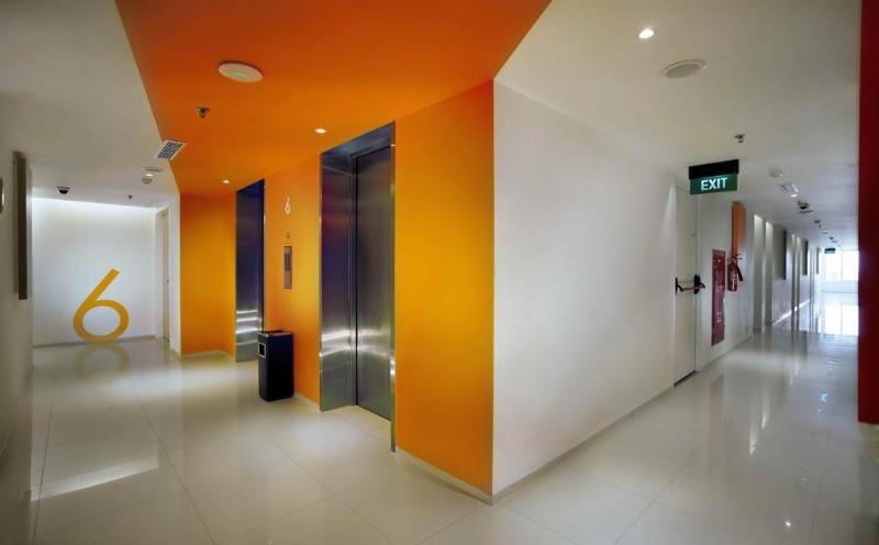 Zuri Express Lippo Cikarang Hotel Bekasi Buitenkant foto