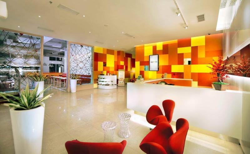 Zuri Express Lippo Cikarang Hotel Bekasi Buitenkant foto
